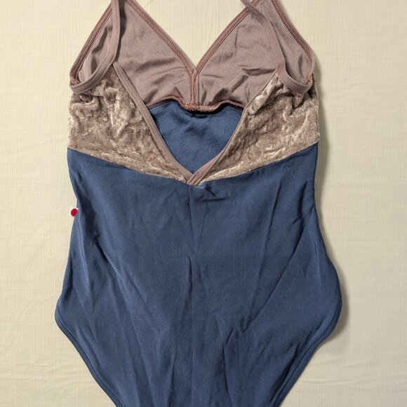 Yumiko Daria Leotard - Picture 2 of 6